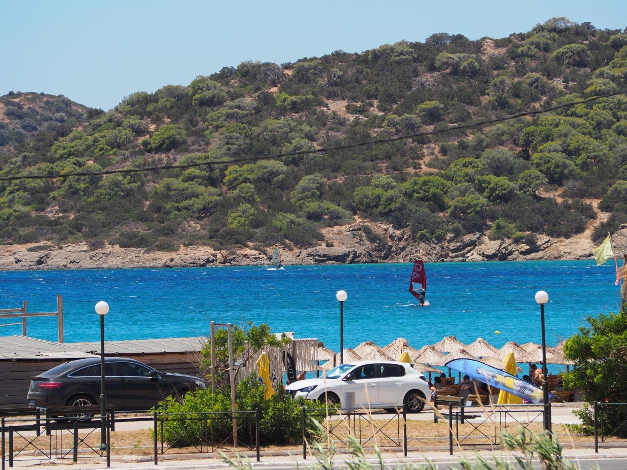 Golden Sand Suites Anavyssos Exterior photo